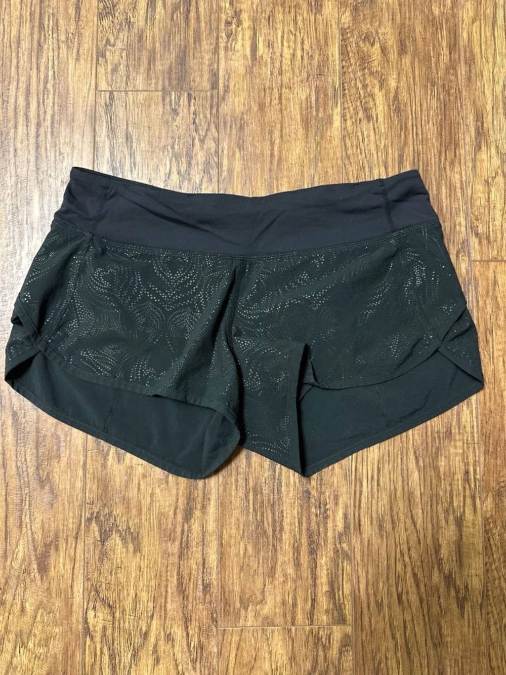 Lululemon Speed Short | Peacock Lace Feather | Black | Size 6